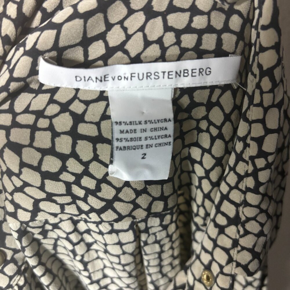 Diane Von Furstenberg Sz 2 Silk/Lycra Patterned Buttoned Shirt Dress (1435) - Picture 5 of 5